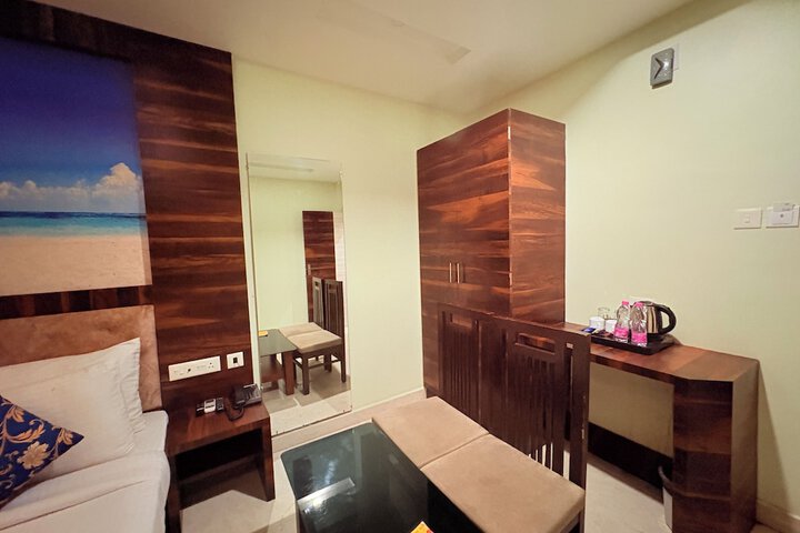 Room 8 of 44