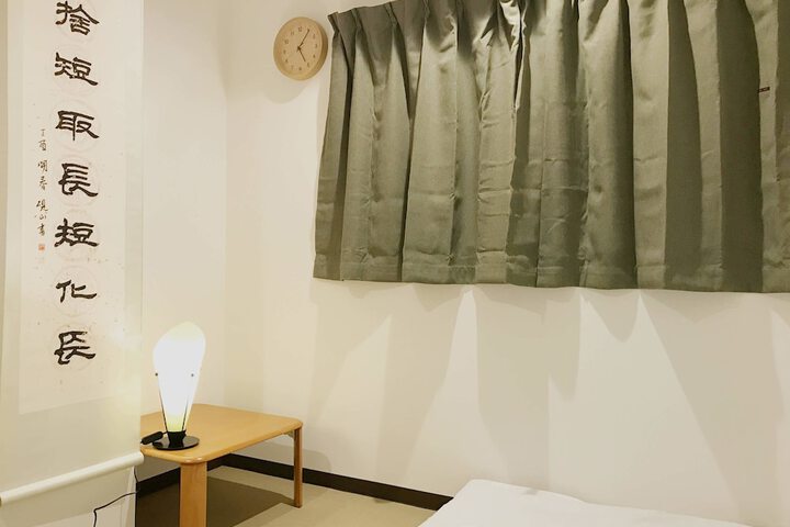 Room 3 of 27