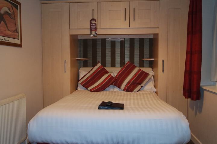 Room 103 of 160