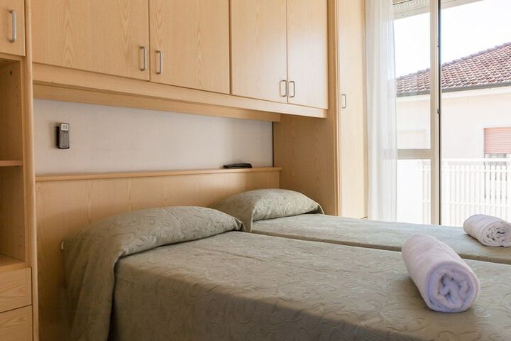 Room 3 of 43