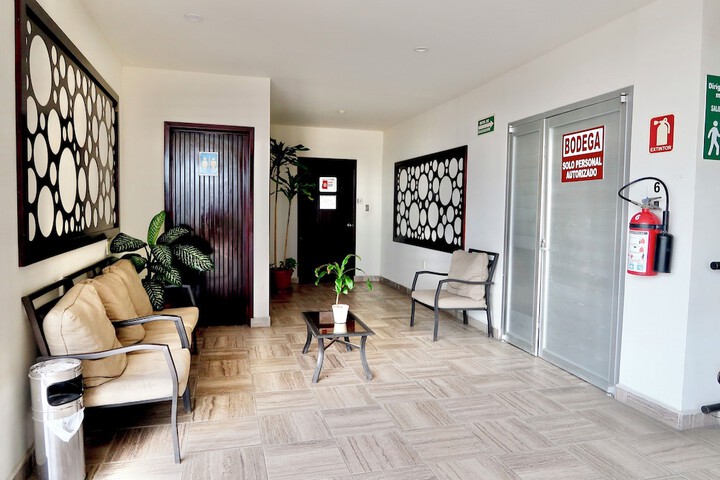 Room 28 of 80