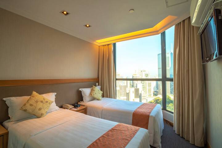 Room 19 of 62