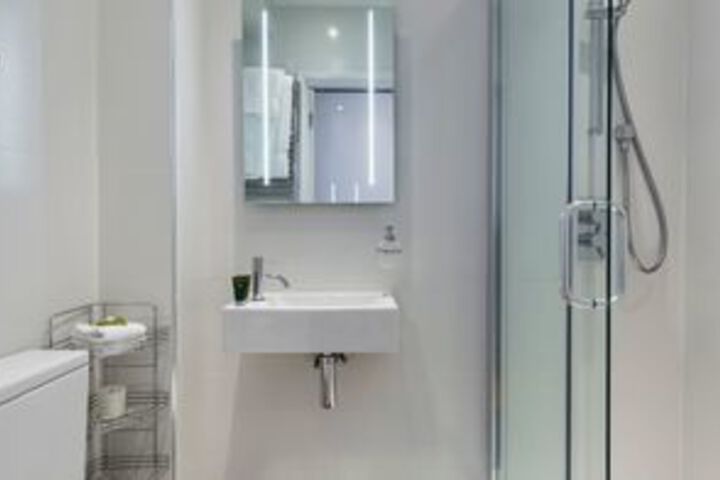 Room 4 of 23