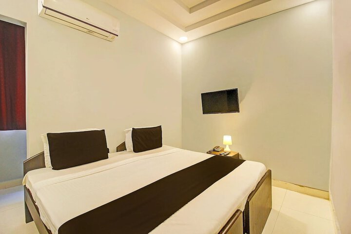Room 8 of 23
