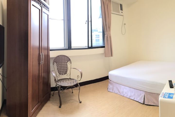 Room 25 of 35