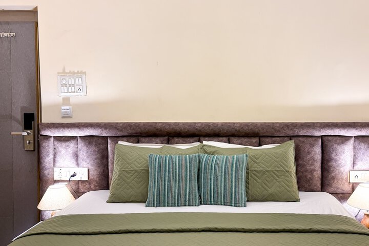 Room 54 of 80
