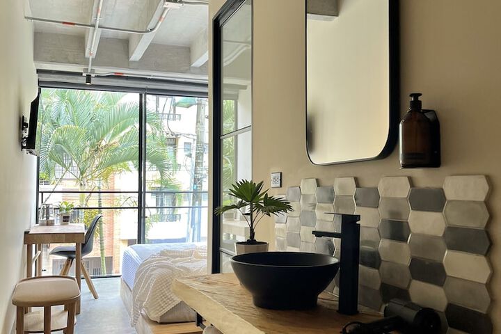 Room 32 of 188