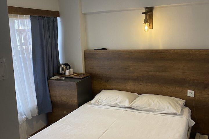 Room 3 of 27
