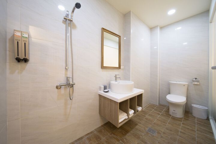Room 15 of 20