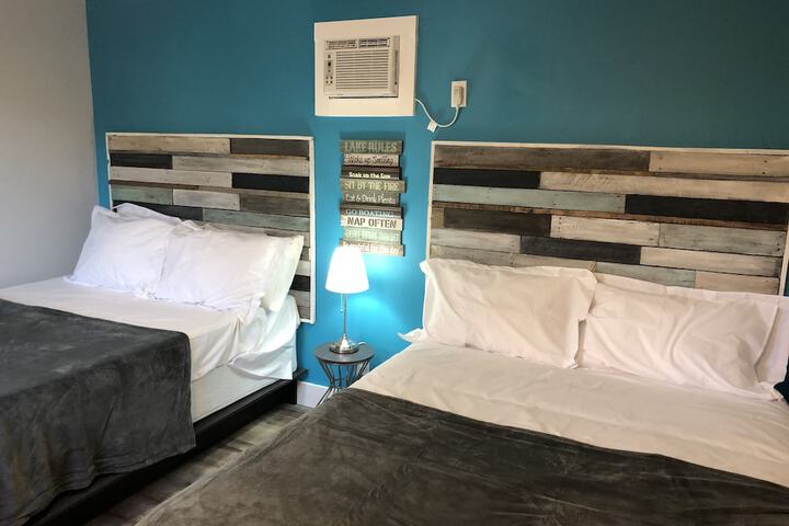 2 Queen Beds Connecting Rooms Lakeside (6 of 50)