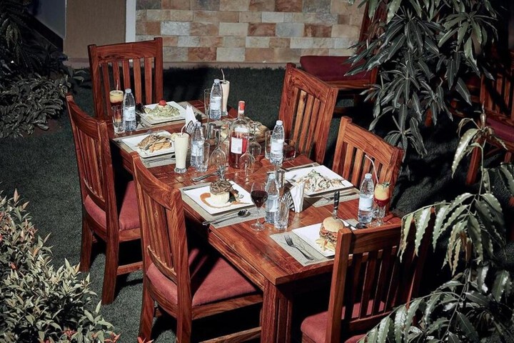 Dining 5 of 11