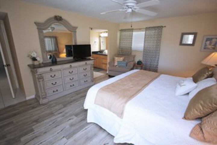 Room 17 of 18