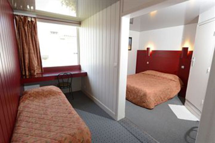 Room 15 of 40