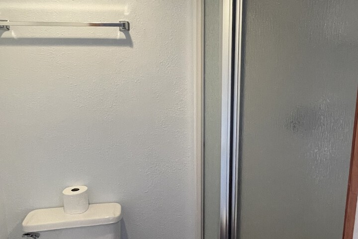 Room 6 of 9