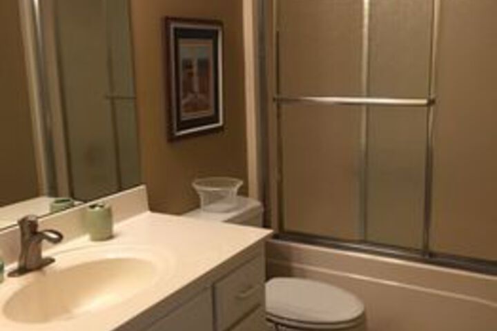 Room 6 of 27