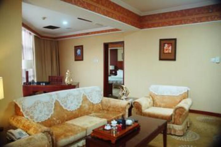 Room 8 of 22