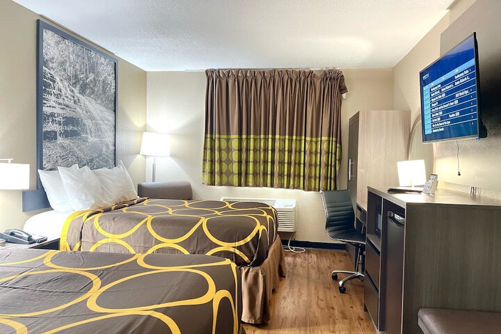 2 Double Beds (14 of 14)
