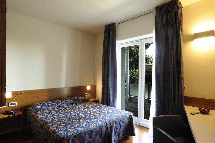 Room 4 of 57