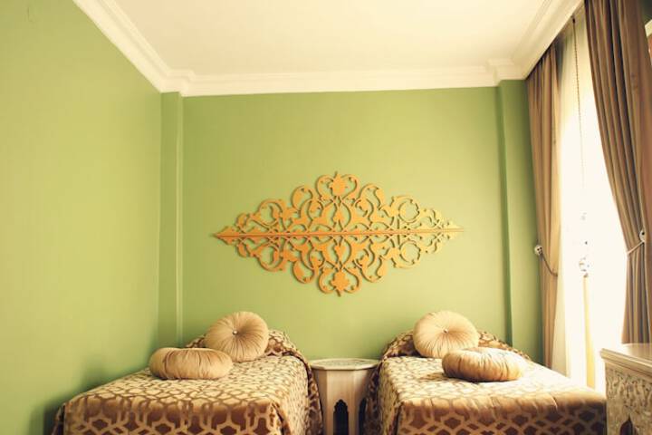 Room 2 of 18
