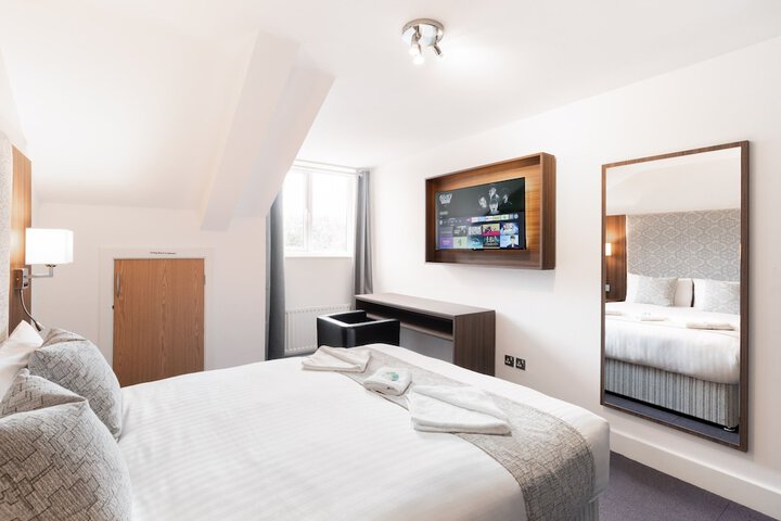 Room 4 of 34