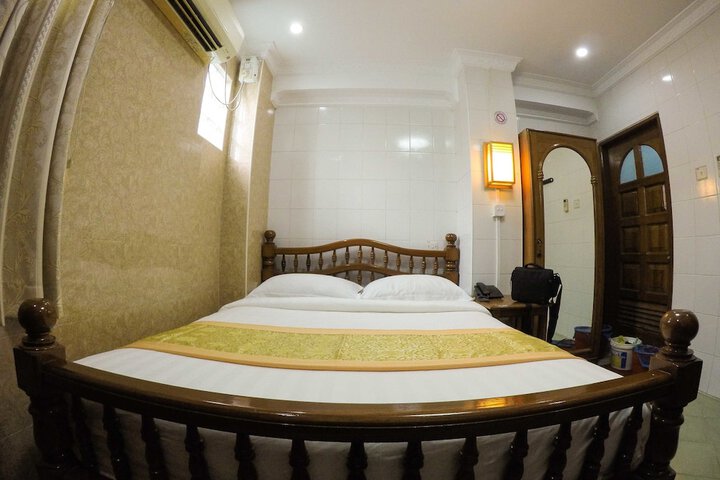 Room 7 of 34