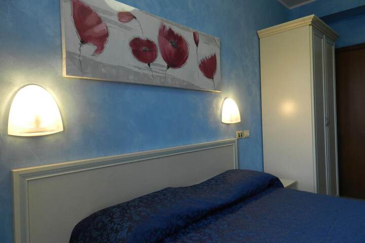 Room 38 of 61