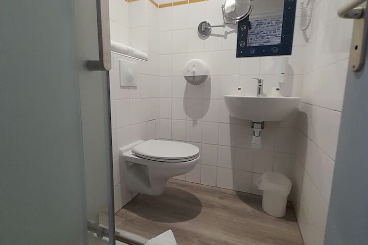 Room 36 of 50