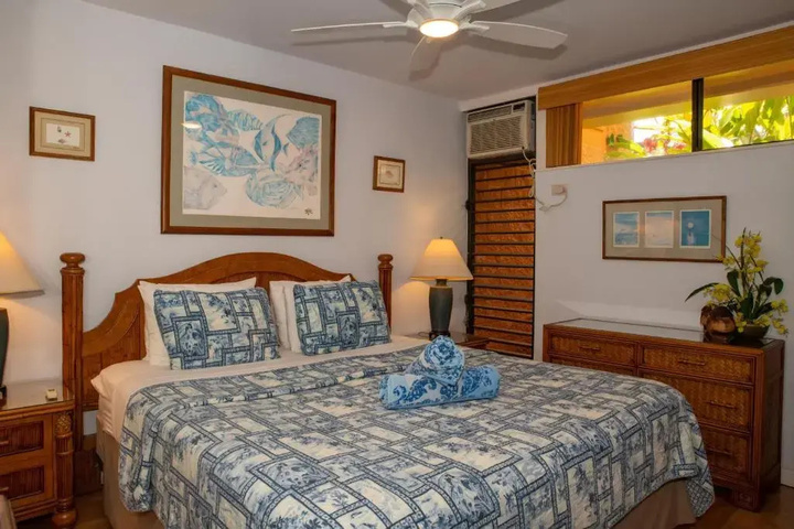 Room 6 of 19