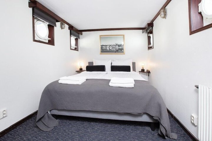 Room 14 of 66