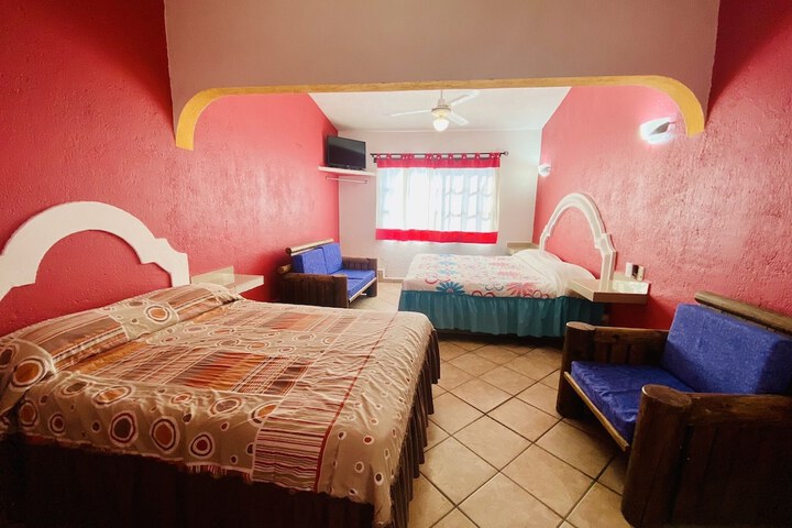 Room 8 of 28