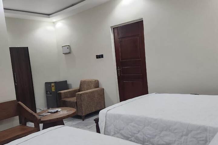 Room 10 of 23
