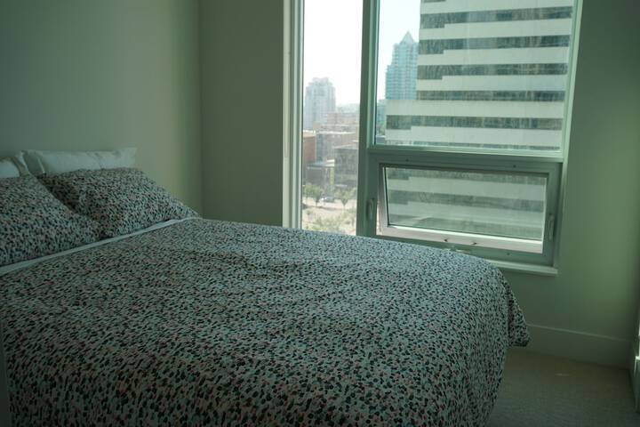 Room 4 of 28
