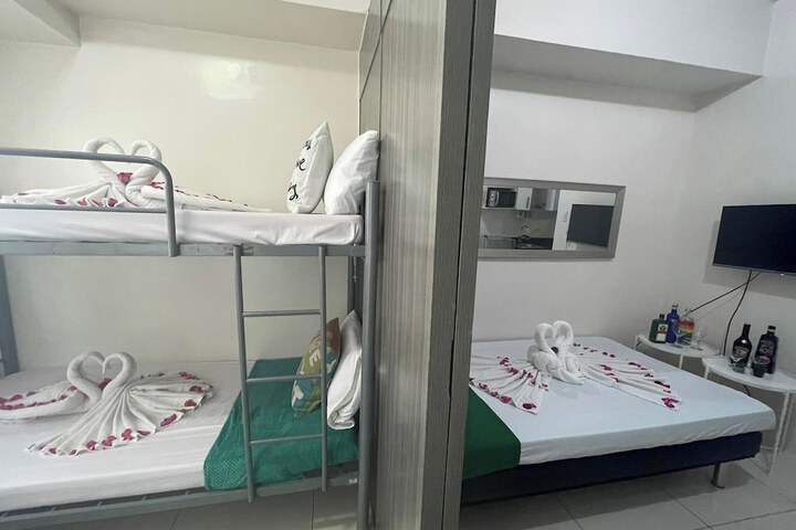 Room 18 of 216