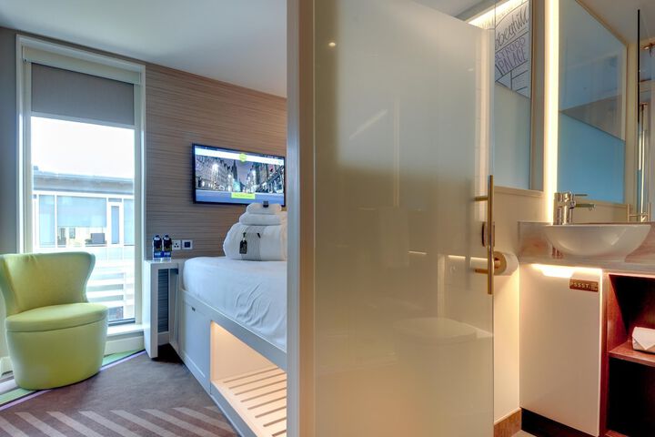 Room 7 of 15