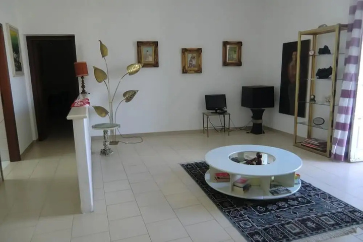 Room 6 of 11
