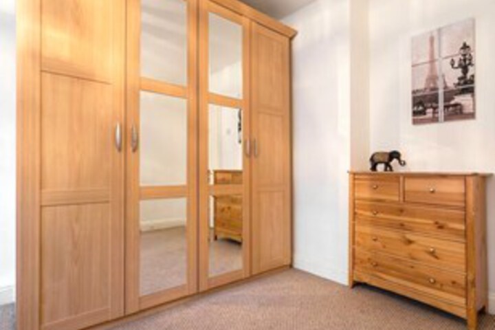 Spacious 2BR Home in Islington - up to 6 Guests!