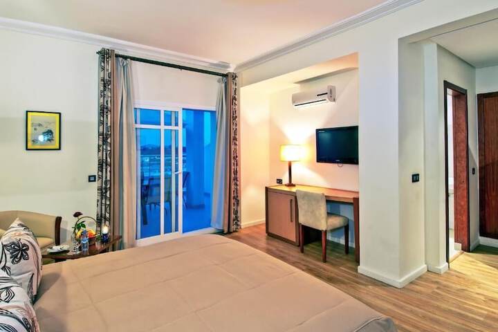 Room 10 of 22