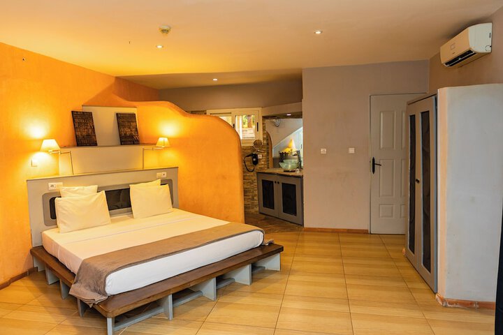 Room 9 of 49