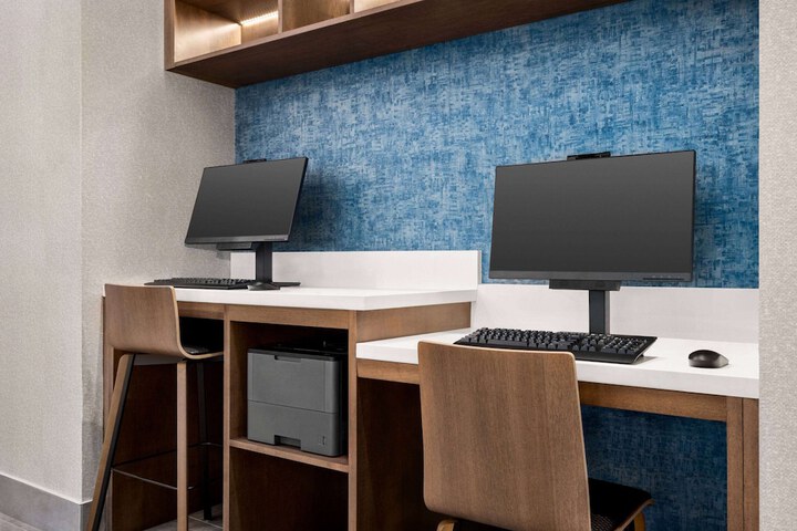 Business Center 56 of 66