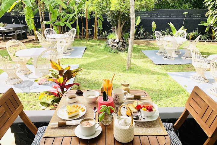 Breakfast/Coffee Service 24 of 27