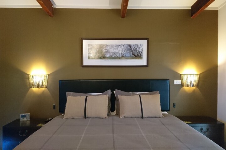 Room 2 of 17