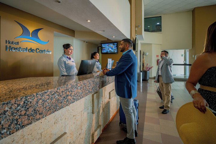 Check-in/check-out kiosk