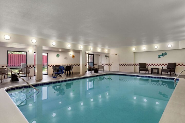 Pools & Facilities