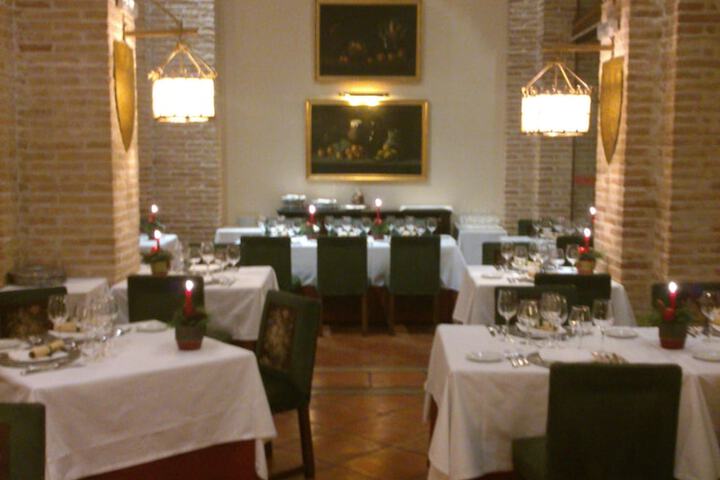 Dining 45 of 69