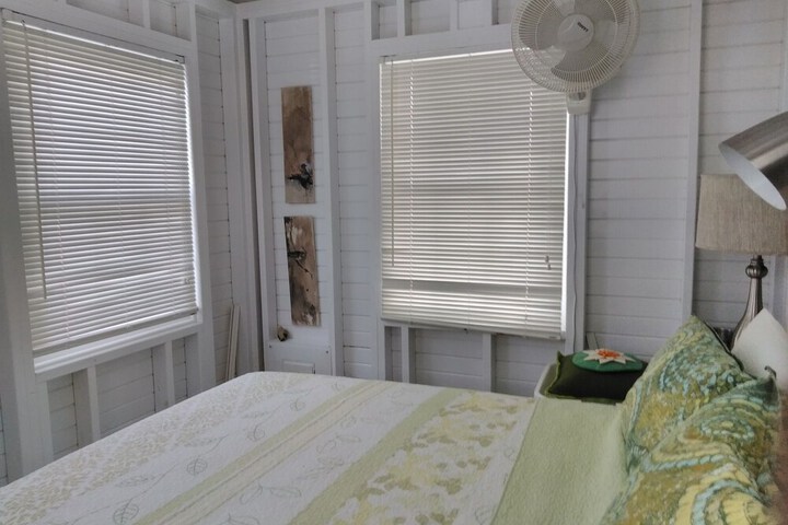 Room 2 of 9
