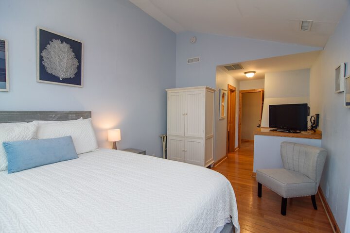 Room 34 of 187