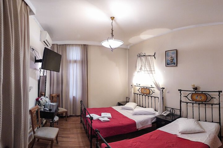 Room 45 of 152