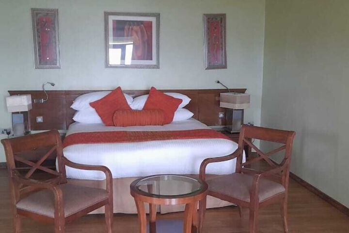 Room 2 of 16