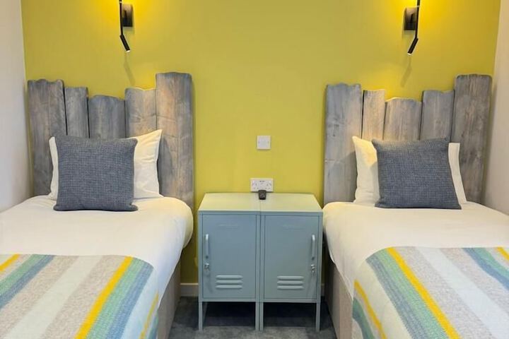 Room 15 of 21