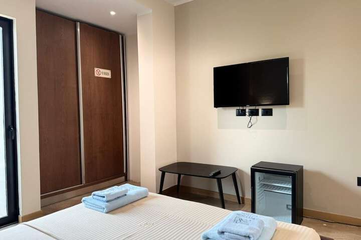 Room 28 of 95
